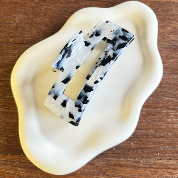 Accessories - Black White Acetate Square Shark Hair Claw Clip Y2K Coquette Aesthetic 4in